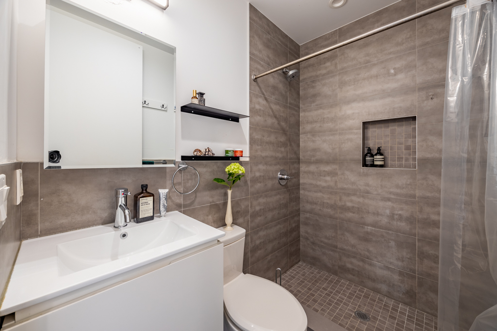 The Room at Standard (Image 6)