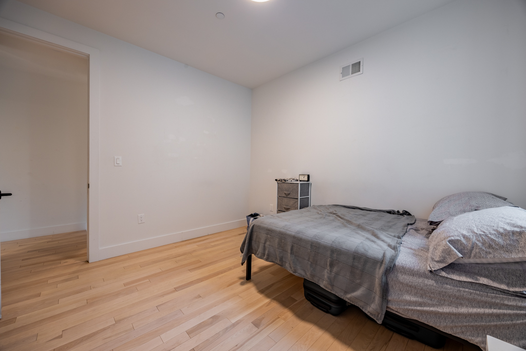 The Room at Extra Large (Image 4)