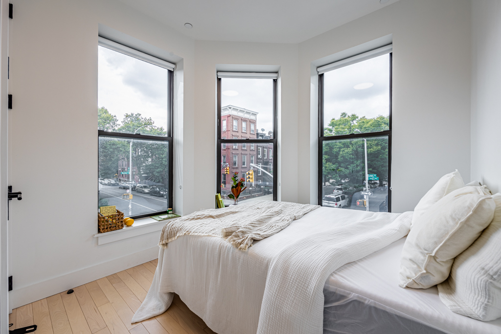 Standard: The Room (Image 1)