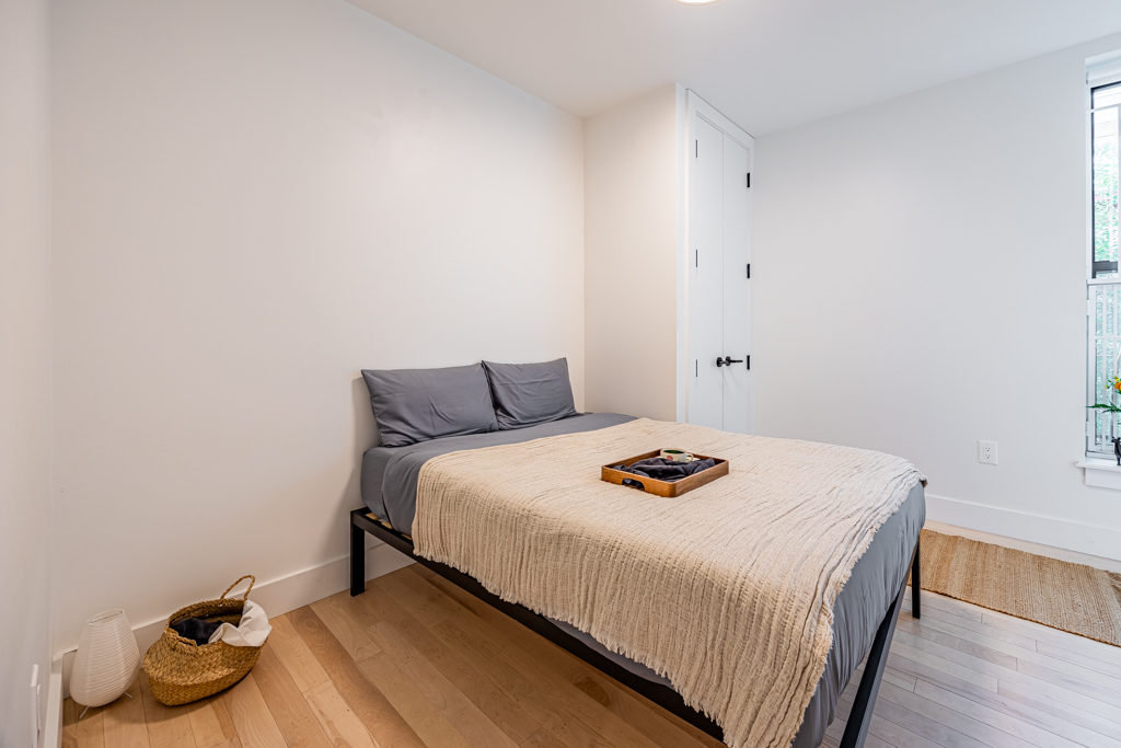 Standard+: The Room (Image 1)