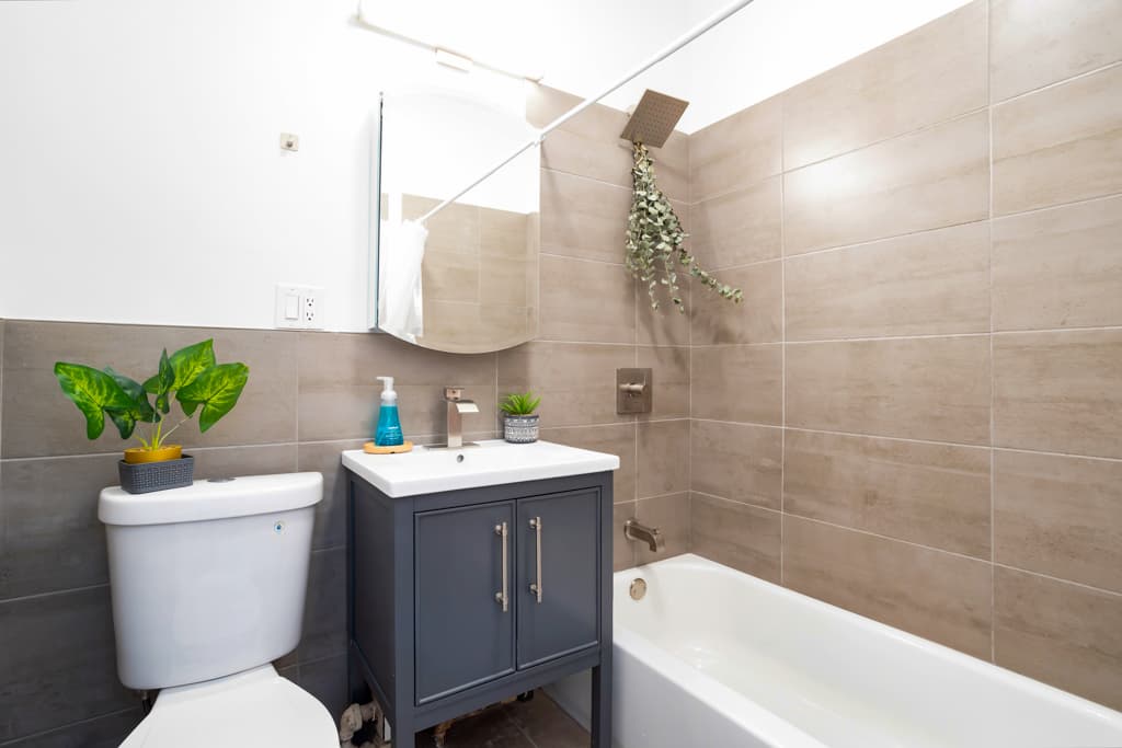 The Bathrooms at The Park Avenue House (Image 2)