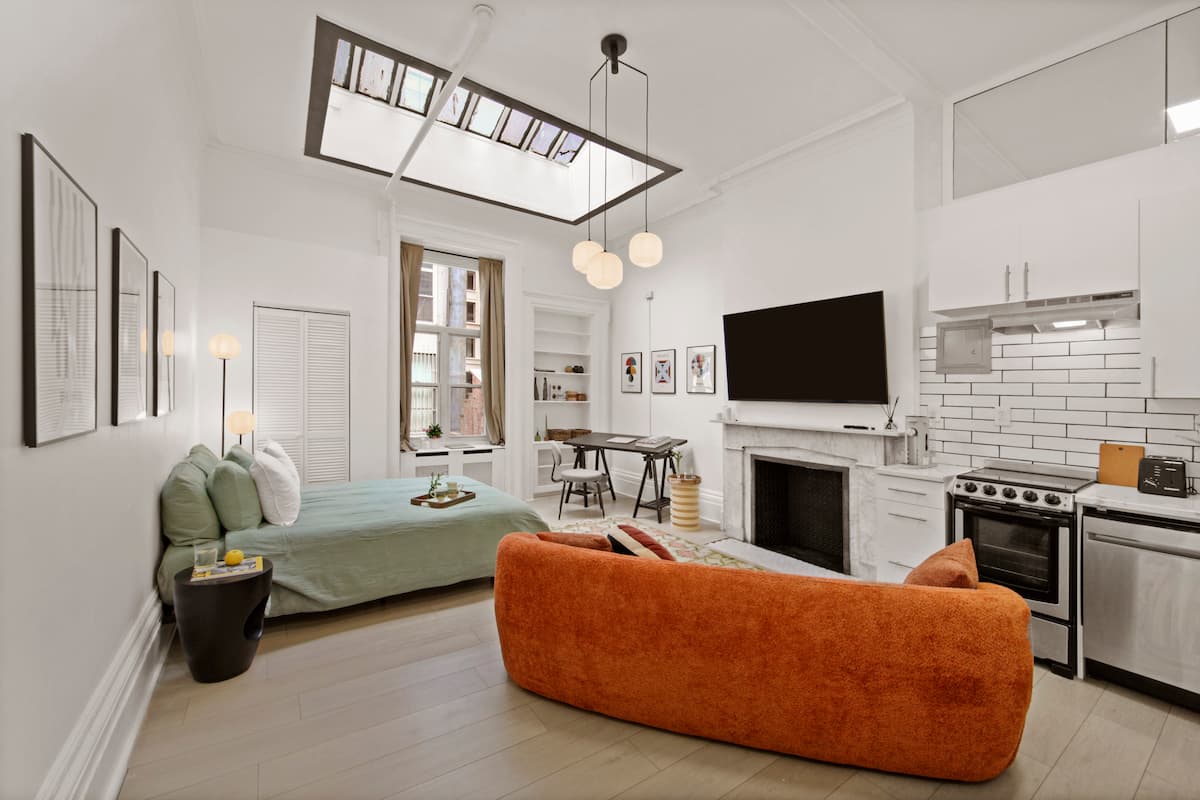 Studio Apartment: The Apartment (Image 1)