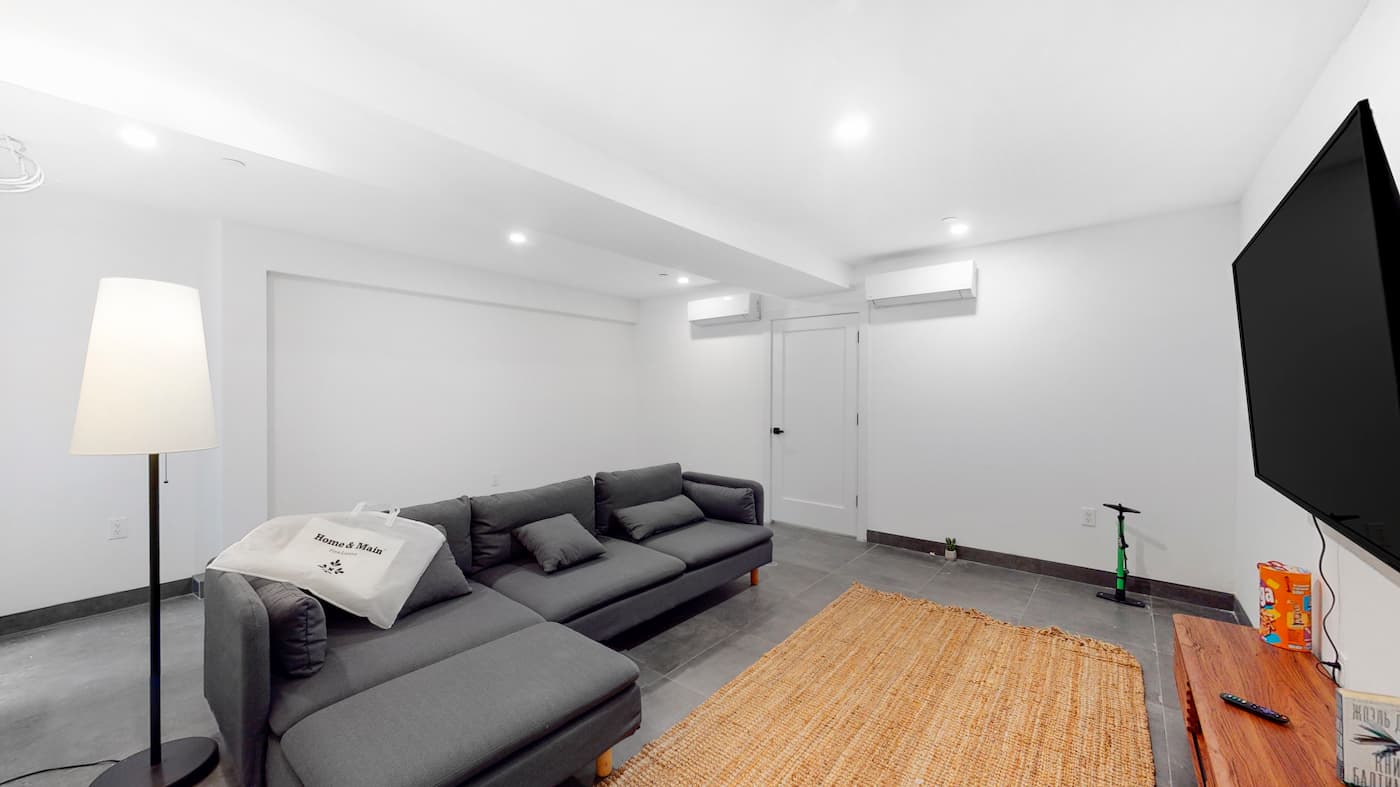 The (Co)Living Room at The Crown Heights House (Image 5)