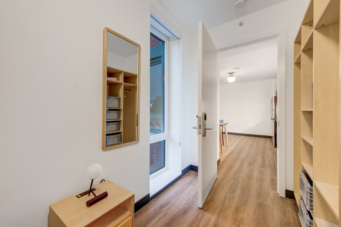 Standard Extra Large: The Room (Image 3)
