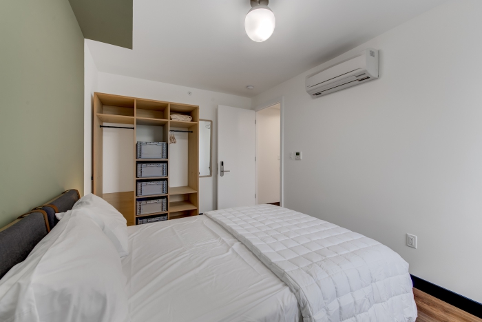 Standard Large: The Room (Image 3)