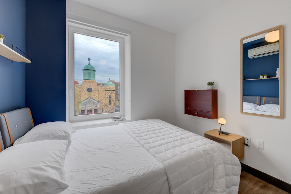 Standard: The Room (Image 1)