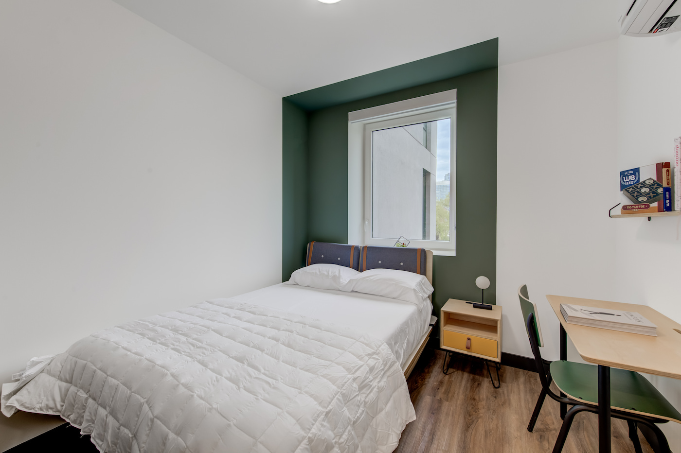 Standard+: The Room (Image 1)