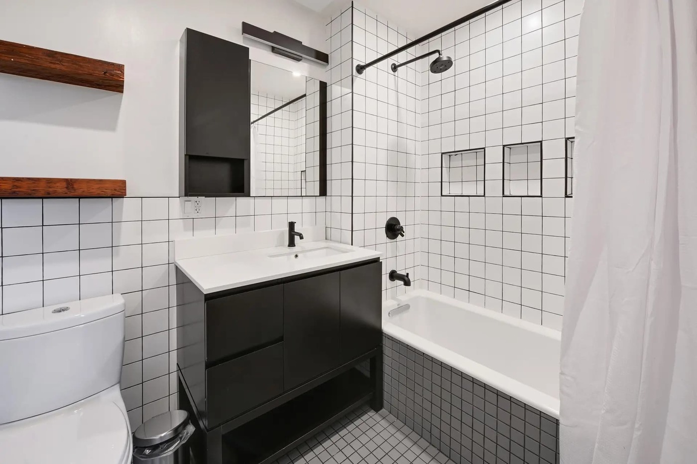 The Bathrooms at The Willoughby House (Image 2)