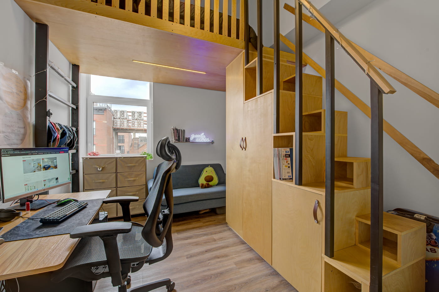 Standard Large+: The Room (Image 1)