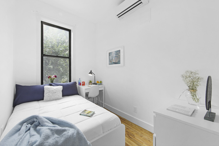 Check out our Houses in New York (Image-1)