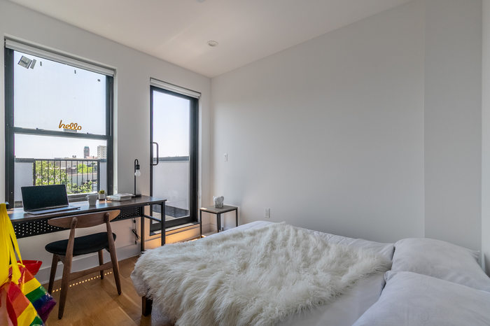 Check out our Houses in New York (Image-1)